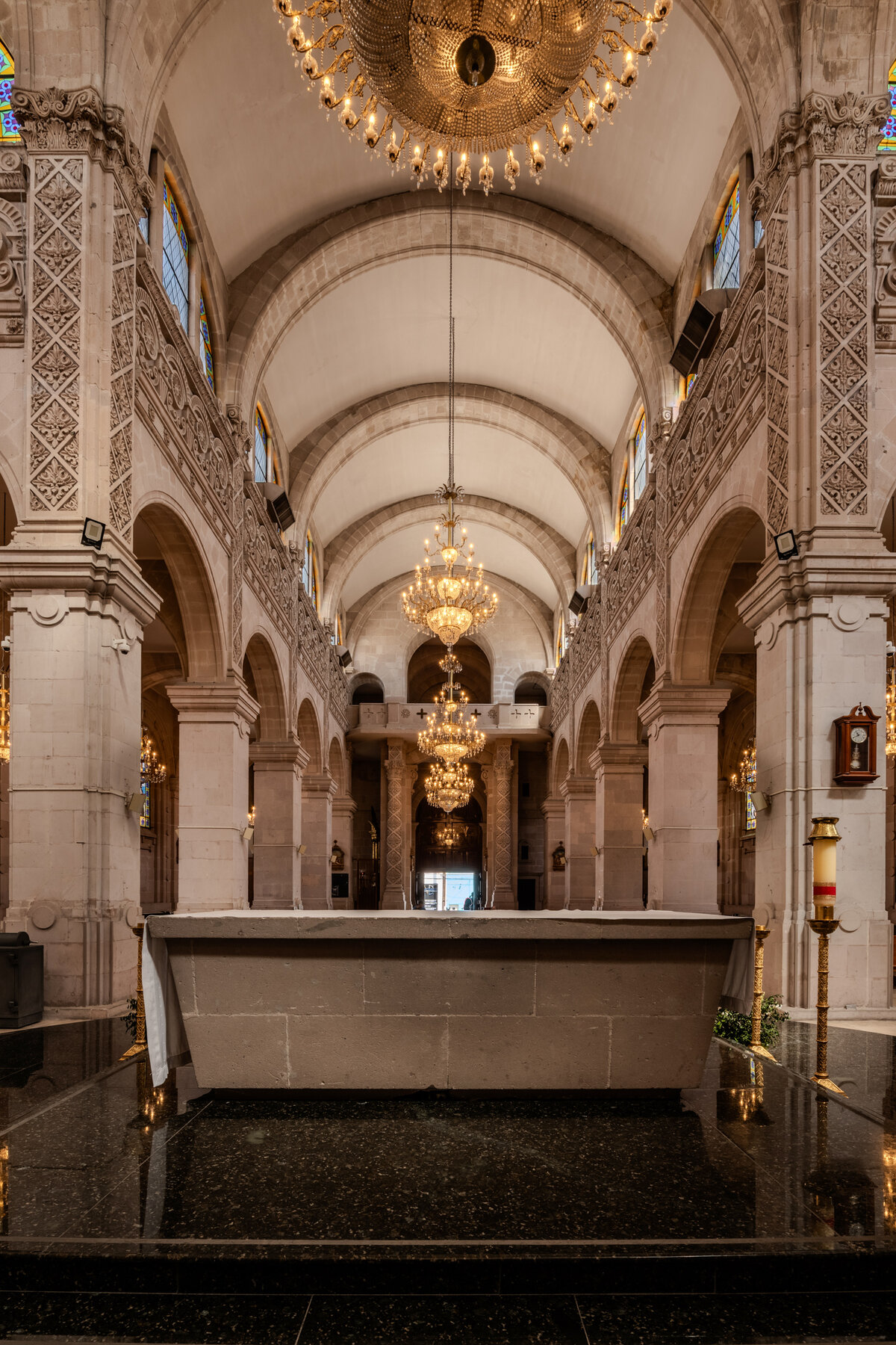 Presbiterio y altar mayor