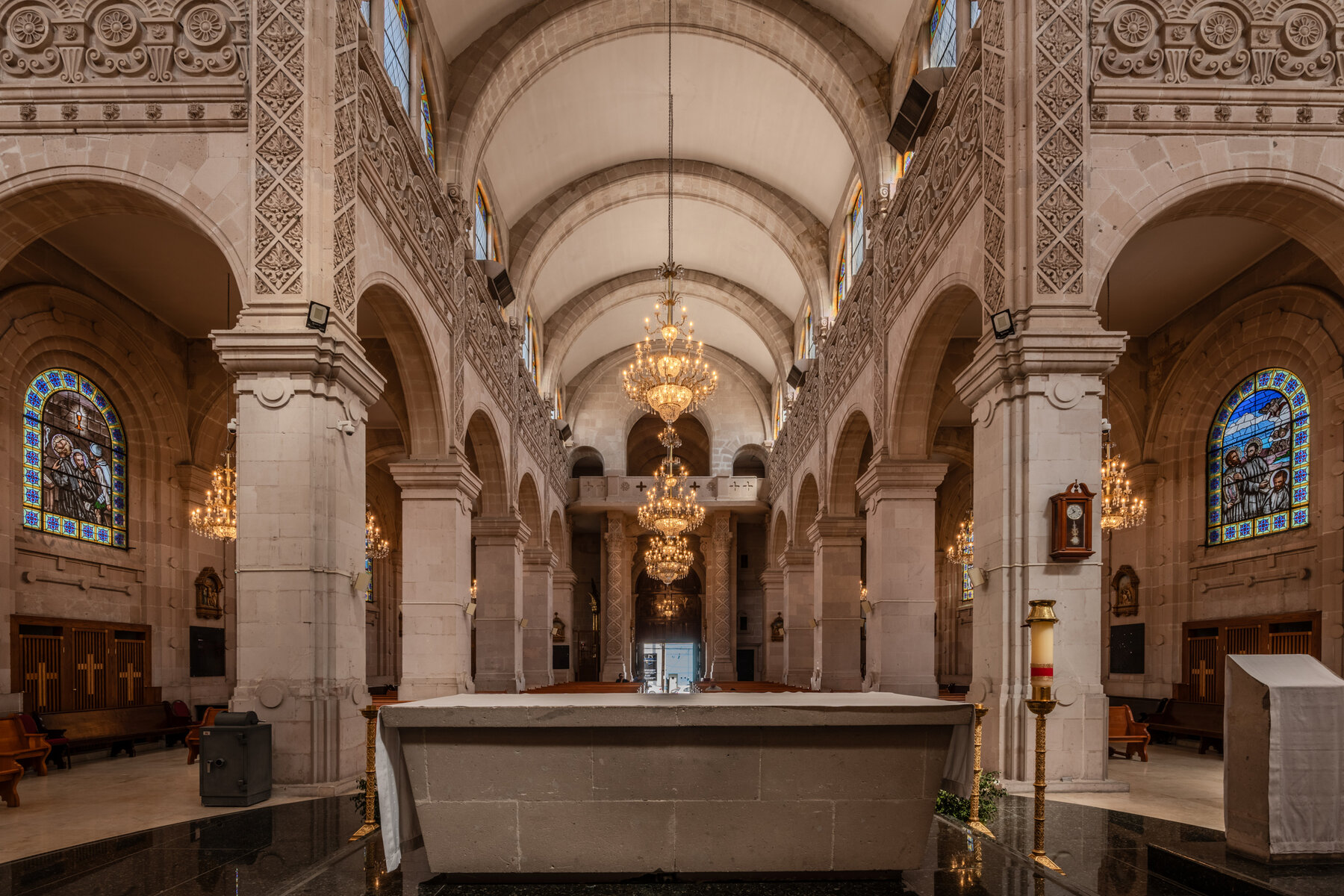 Altar mayor desde el crucero